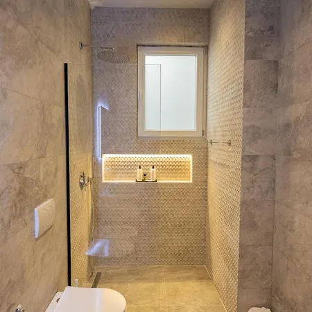 Infinity * טיראנה